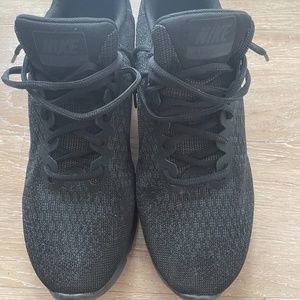 Air Max Sequent 2 'Triple Black